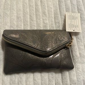 Brand new clutch with straps